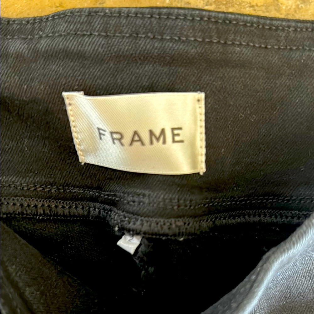 FRAME Stylish Black Denim
